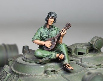 Painted Figure NVA Tank crew Vietnam war  1:35 scale (Built and painted by Professional skills)
