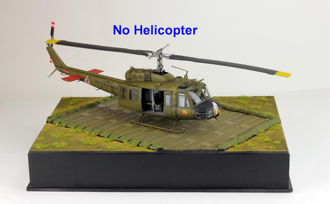 プロビルド 1/35 UH-1 ヒューイヘリコプター飛行場基地、ベトナム戦争