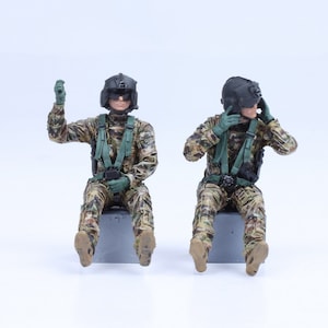 Painted figures 02 Modern US Helicopter Pilots for UH-60 BlackHawk & MH-6 Little Bird 1:35 (Built and painted by Professional skills)
