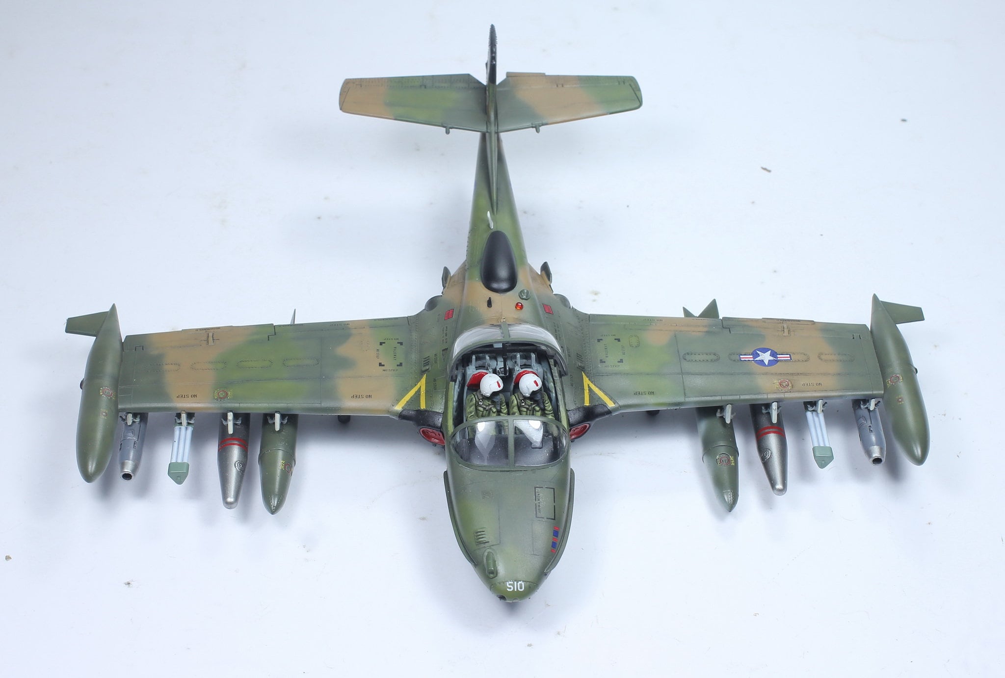 ミリタリー dragonvip USAF A-37A Dragonfly Vietnam War 1:48 Pro Built Model (built