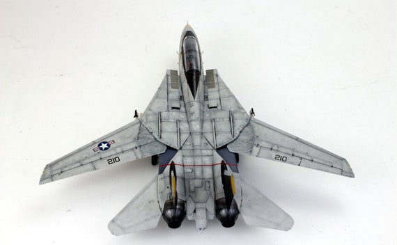 アメリカ海軍 F-14A トムキャット ジョリーロジャース 1:72 プロビルド