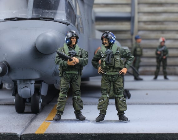 Painted US Navy Pilot Figures: 1/48 Scale Resin Model Set - Etsy