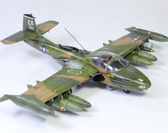 Modello Pro Built A-37B Dragonfly USAF della guerra del Vietnam in scala 1:72 (costruito e dipinto da professionisti)