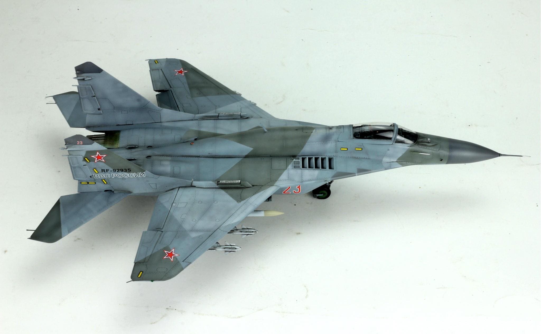 Russian Mig-29 SMT Fulcrum Modern War 1:48 (built and Painted by