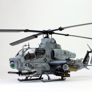 Pre-Order ProBuilt Model USMC AH-1Z 1:35 (Built and painted by Professional skills)