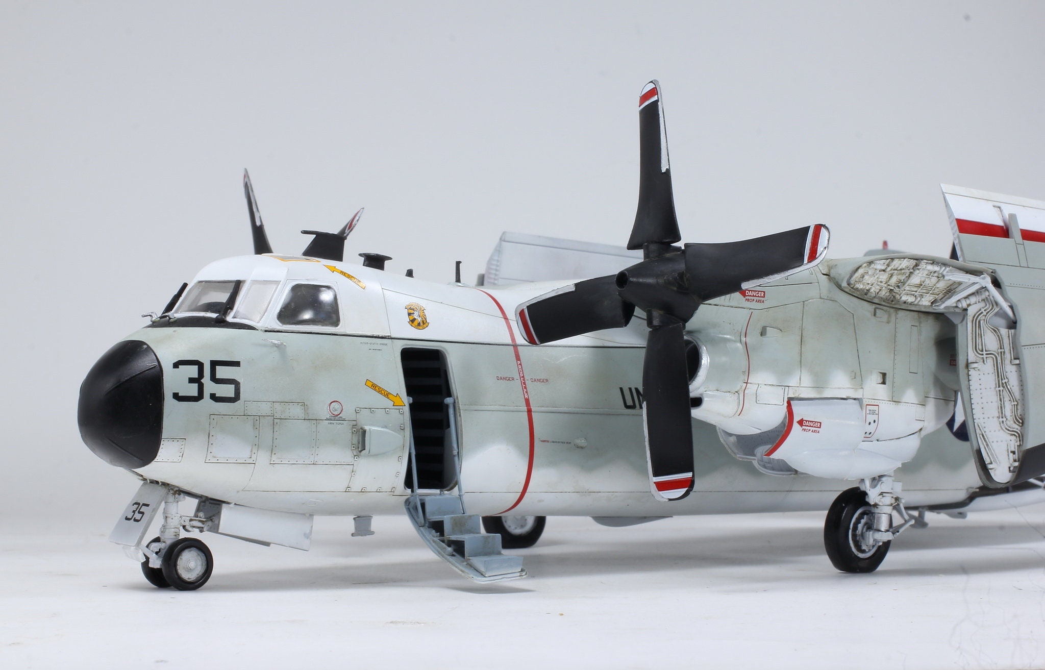 アメリカ海軍 C-2A グレイハウンド 1:48 プロ製作モデル (プロの アメリカ海軍 C-2A グレイハウンド 1:48 プロ製作モデル (プロの