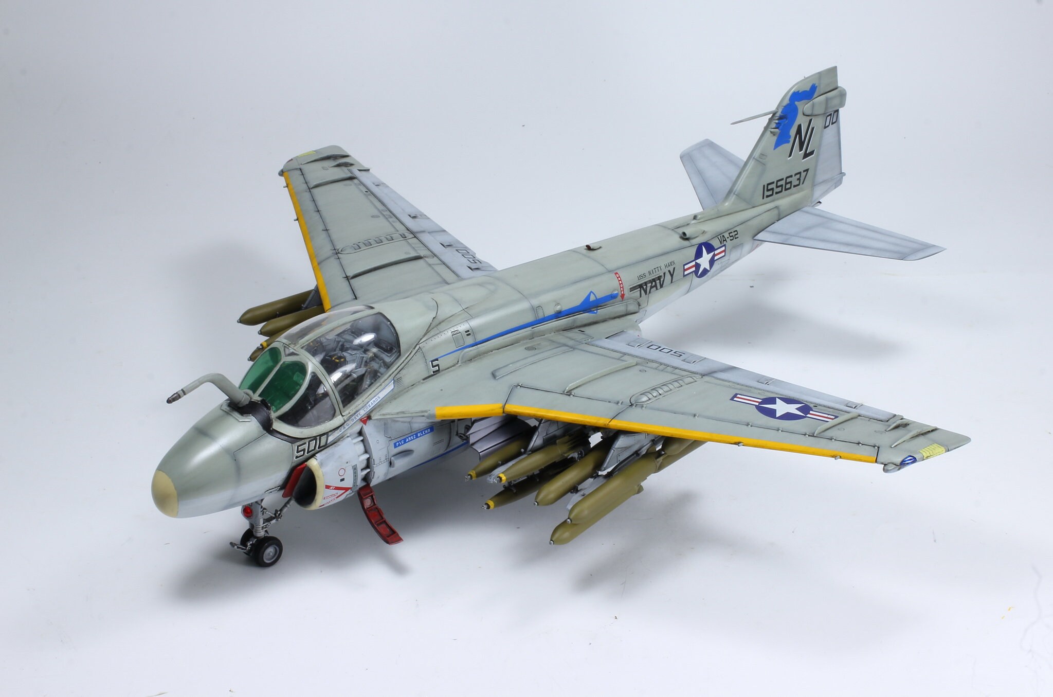Pre-order US Navy A-6E Intruder VA-52 Pilot Vietnam War 1:48
