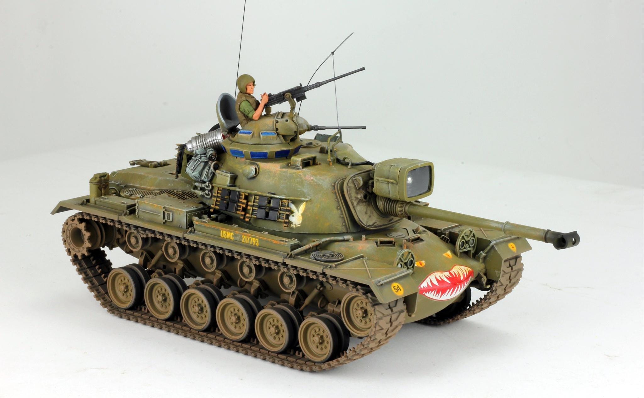 ProBuilt モデル 1:35 米海兵隊 M48A3 パットン / 砲手付き ベトナム