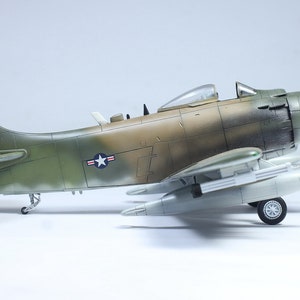 USAF A-1J Skyraider Vietnam war 1:72 Pro Built Model Built and painted by Professional skills image 6