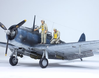 USN Douglas SBD-5 Dauntless Dive Bomber /w 02 Pilots WWII 1:48 (Built and painted by Professional skills)