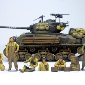 Painted Figures US Tank crews European Theater WWII (06 figures) 1:35 scale (Built and painted)