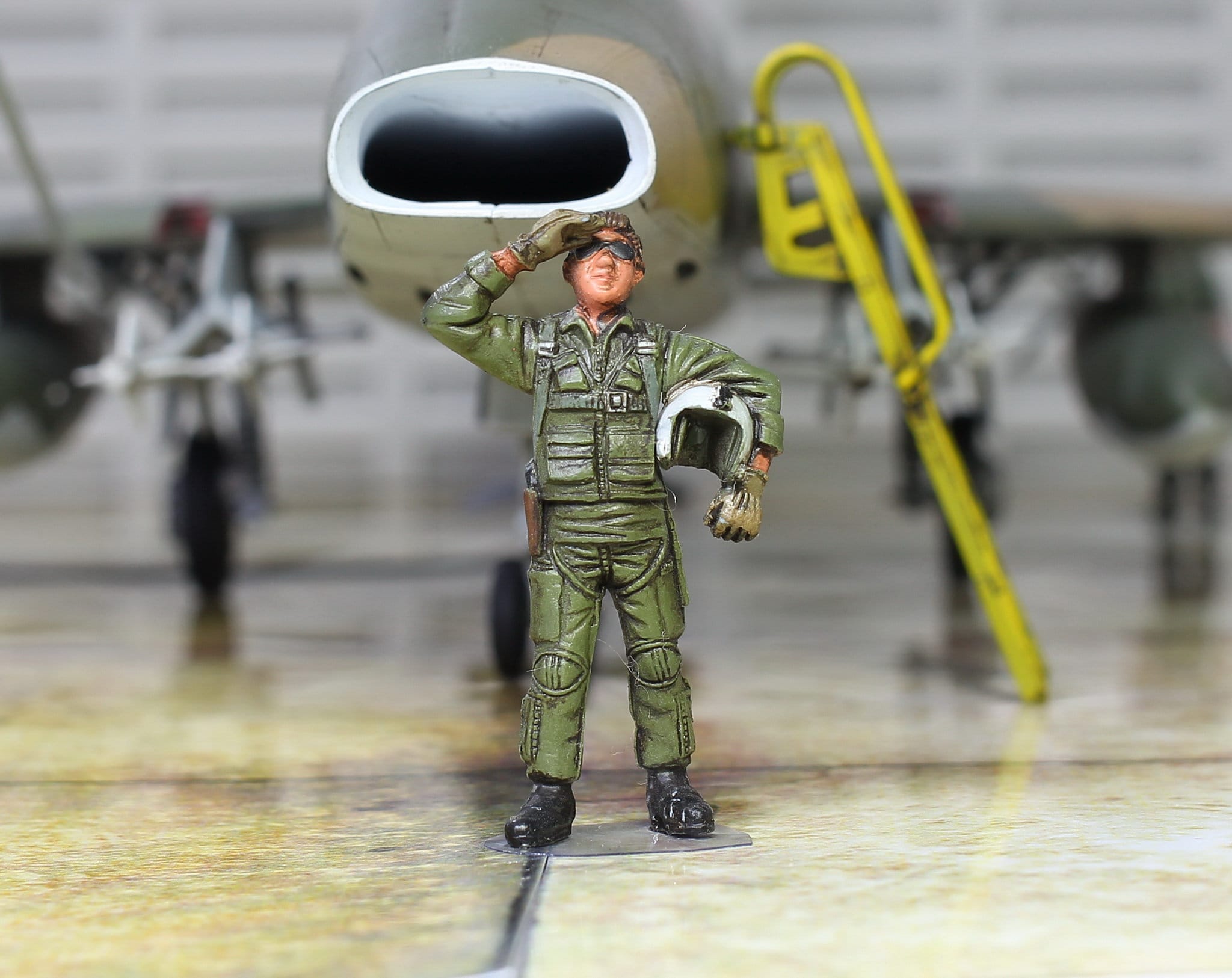 Painted Figure USAF Pilot 1:48 (built and Painted by Professional 