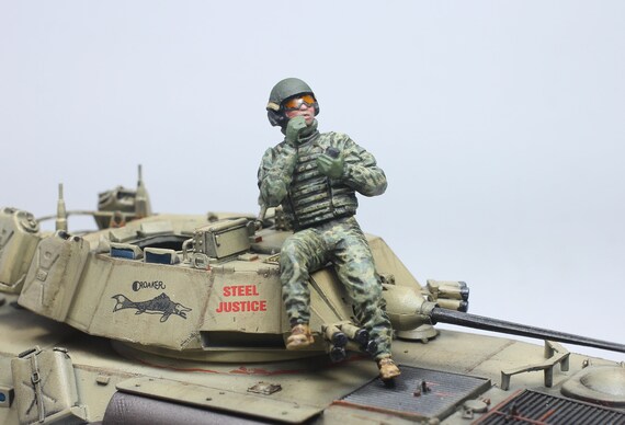 塗装済みフィギュア アメリカ軍戦車兵 マルチカム迷彩 1/35スケール