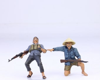 Painted Figures Vietcong Soldiers (02 figures) in Battle,  Vietnam war  1:35 scale (Built and painted by Professional skills)