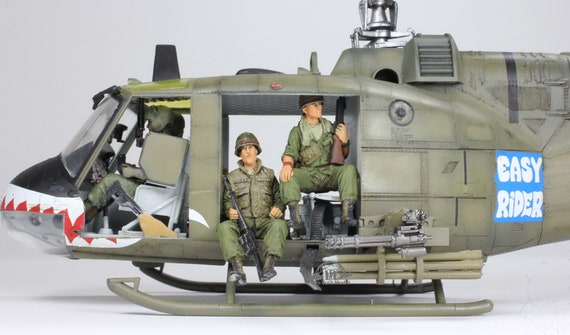 UH-1 ヘリコプター 1/35スケール 模型 ベトナム戦争