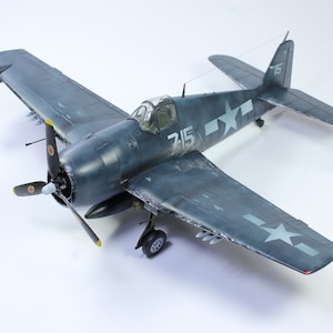 1/48スケール トライマスター フォッケウルフ Fw190D-9 ラングナーセン