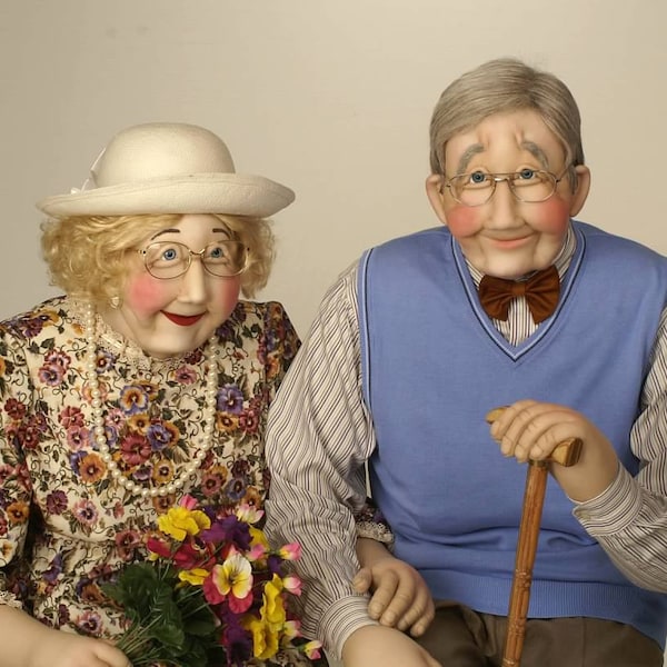 Pareja de ancianos de abuelos suave arte escultura tamaño natural tamaño muñeca