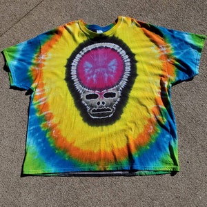 3XL Tie Dye Skull T-shirt: Colorful Cotton Tee