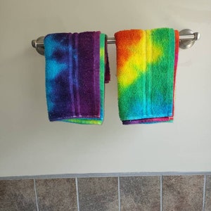 Hand Towels - Rainbow Tie Dye Hand Towels - Kitchen Towel - Bath Towel - Tie Dye - Set of 2