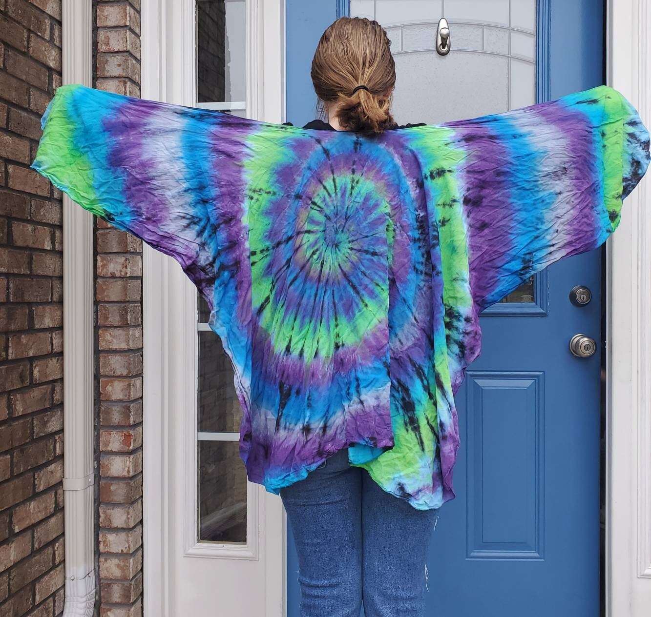 different ways to wrap a tie dye shirt