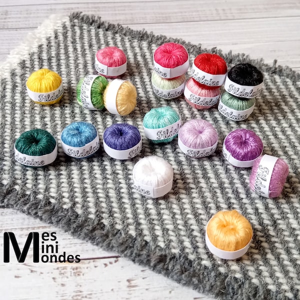 Lot de 20 pelotes de laine miniatures multicolores