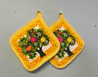 Pair of Vintage Retro Fruit Tree Cloth PotHolders