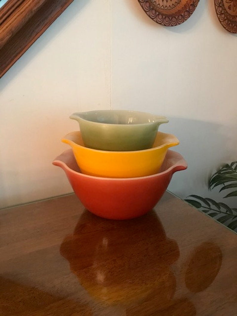 3 Piece Set Vintage Fire King Nesting Cinderella Mixing Bowls