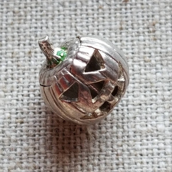 Vintage Sterling Silver Halloween JACK-O-LANTERN Pumpkin Charm Opens with Candle Inside 1940s