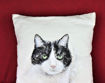 Cushion cover with painted cat - Cat painted on cushion cover - Decorative cotton pillow - Cushion with black and white cat - Gift new home