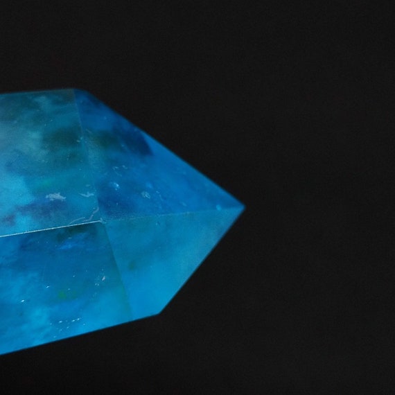 1.4" Blue Aqua Aura Quartz Point
