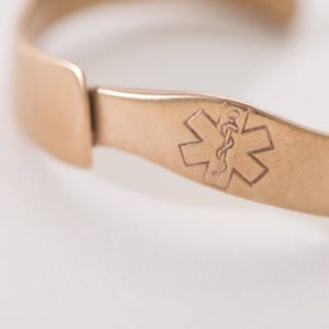 Stylish Medical Alert Bracelet Elegant Medical ID Jewelry For Men & Women Customizable, Engravable image 2