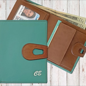 Petit portefeuille personnalisé pour femme en cuir véritable, Blocage RFID, Fin, Avec porte-cartes de crédit, Pochette pour pièces de monnaie, Fenêtre d'identification, Fermeture à pression