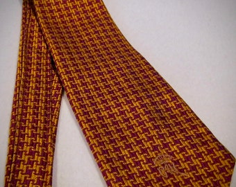 Traditional & Handsome Vintage 1970's 'BasketWeave' Countess Mara Necktie