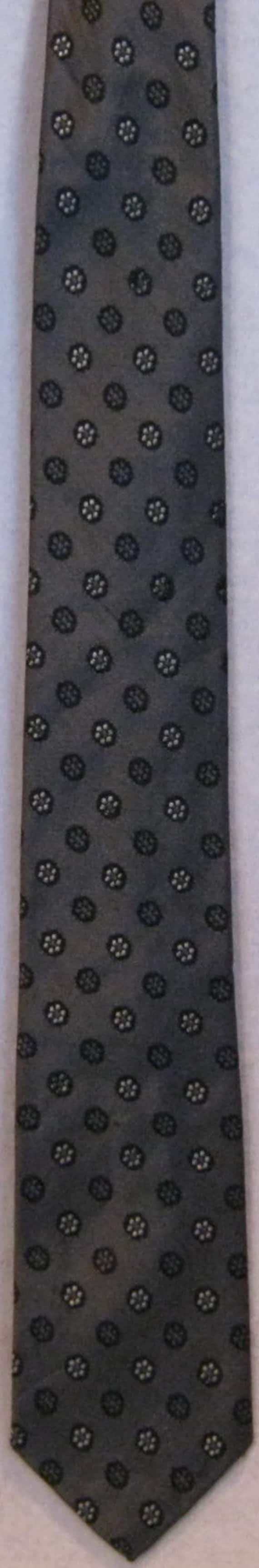 Handsome Lot of Vintage 1960's 'Mod' Neckties - image 3