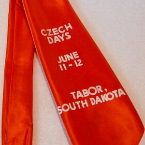 Handsome & Unique Vintage 1940&#39;s &#39;Czech Days&#39; HandPainted Necktie