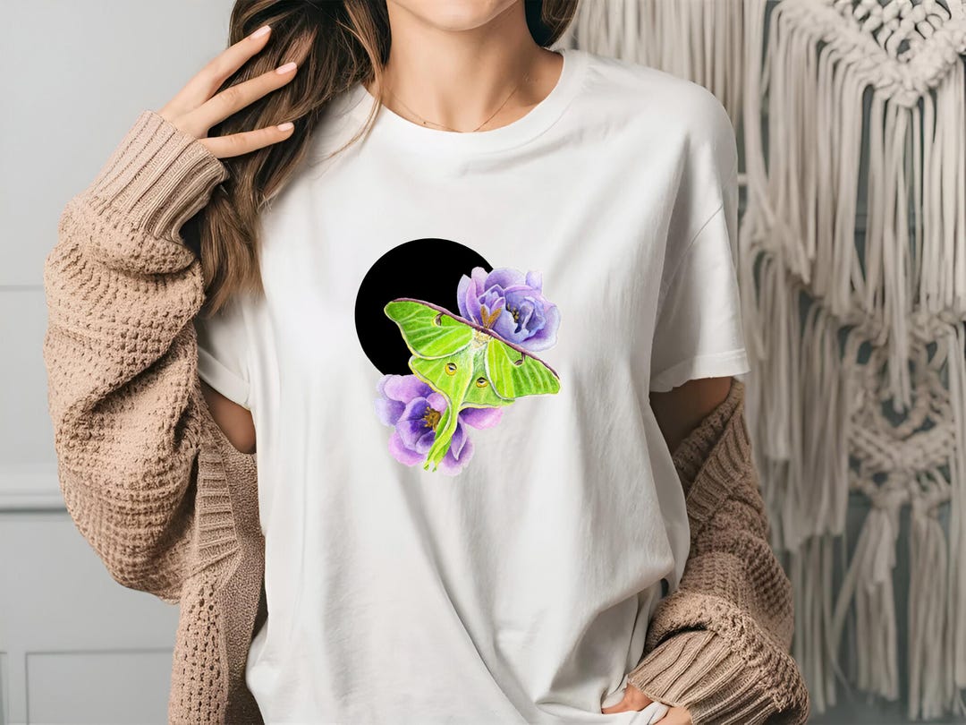 Luna Moth T-shirt, Nature Lover Tee, Insect Graphic Shirt, Botanical ...