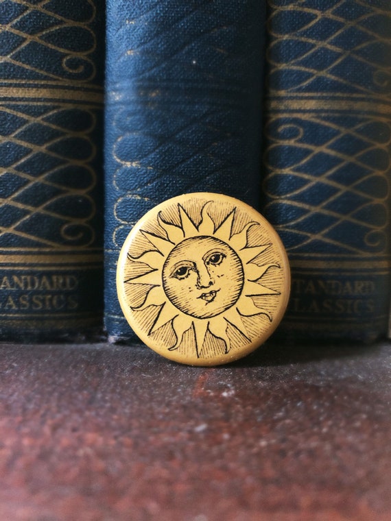 Vintage Celestial Sun Pin, Antique Sun Face Pinback Button, Leo Pin Buttons, Astrology Accessories