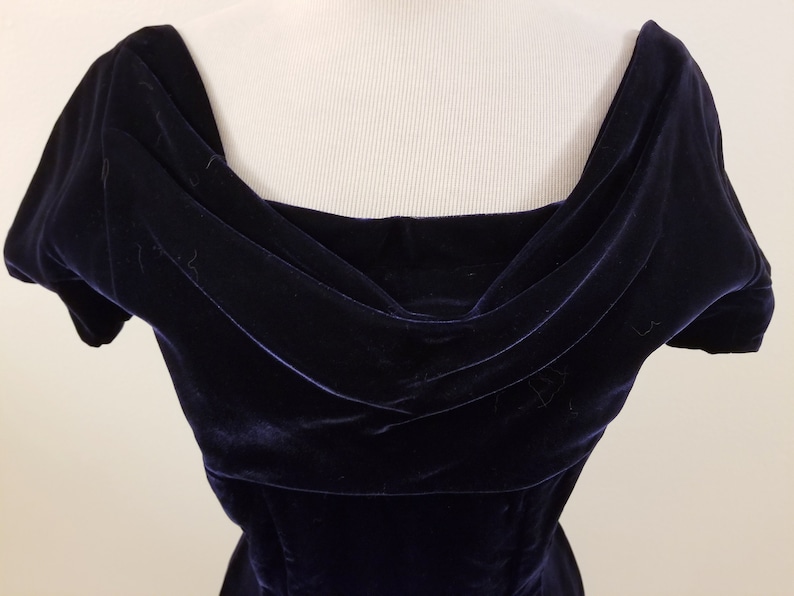 36-30-40 Gorgeous Details! Navy Velvet Dress 50/'s Vintage Eleanor Green