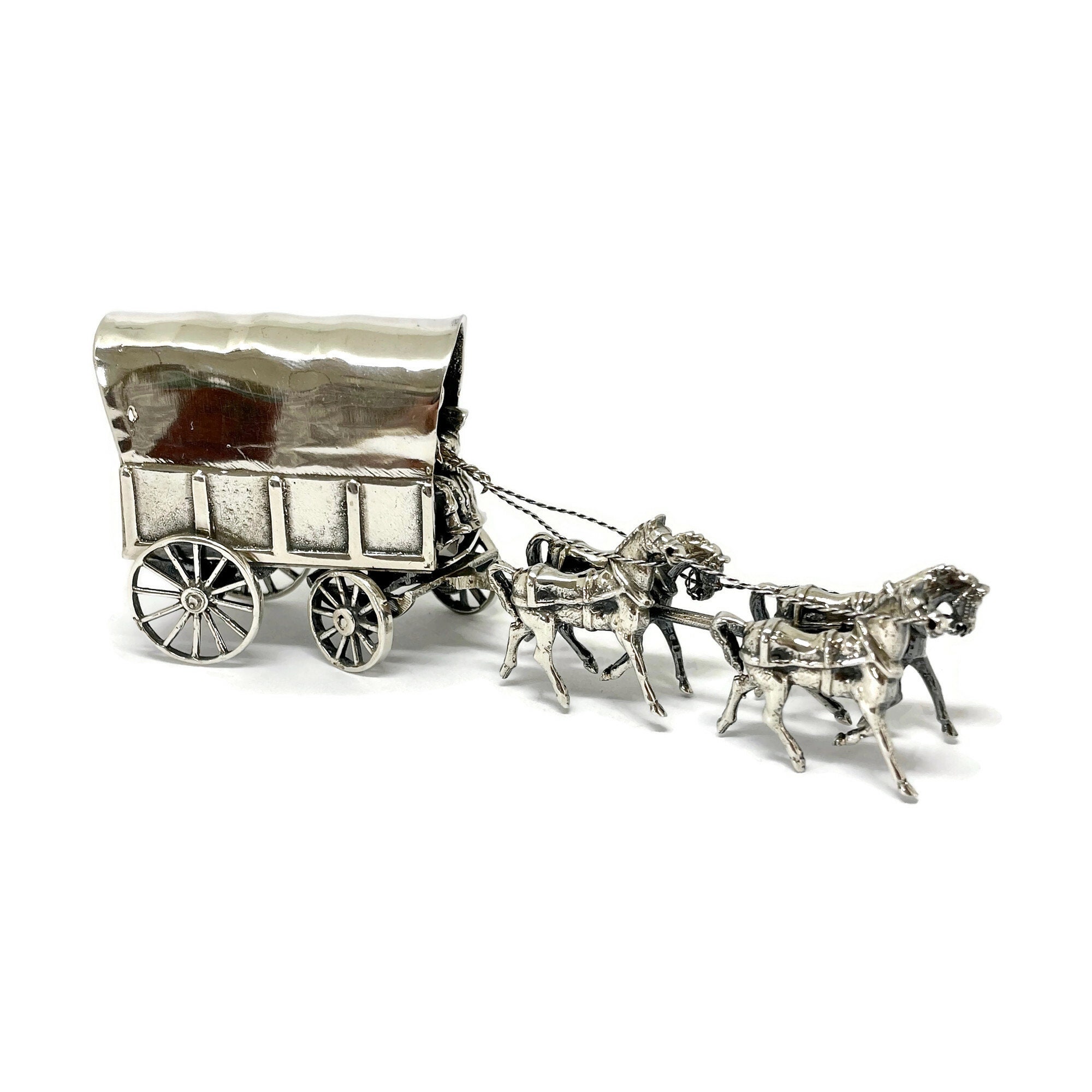 Coche gitano con caballos y ruedas España