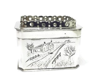 Silver trinket (Loderein) Vinaigrette box, with Dutch windmill. Collectors item.