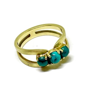 Turquoise gemstone 14 kt ring. genuine turquoise