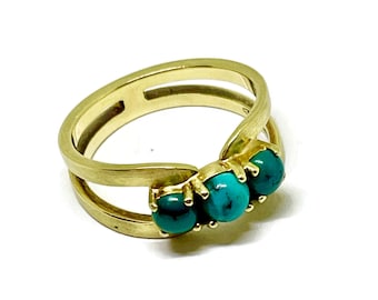 Turquoise gemstone 14 kt ring. genuine turquoise