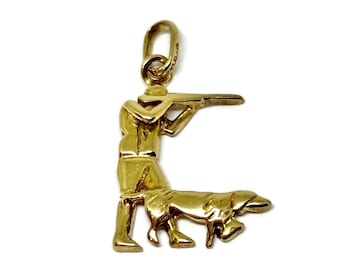 Hunter dog Vintage Gold charm. 18k hallmarked pendant.