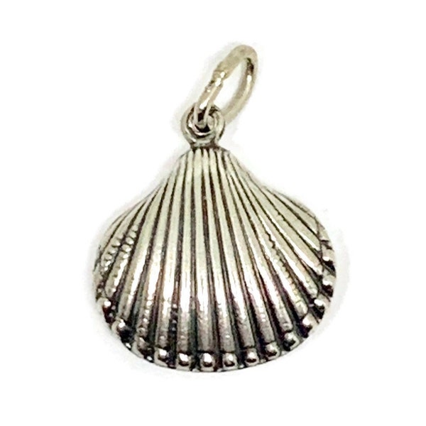 Seashell charm. Vintage silver charm for bracelet or necklace