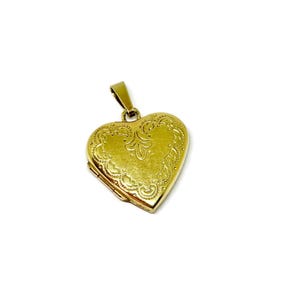 14K Photo locker. Heart shape solid gold photo locket, medallion.