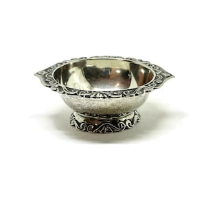 Dreg bowl, for tea strainer. Silver dreg bowl.