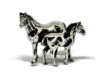 Miniature silver horse and foal figurine. Beautiful 3D Miniature