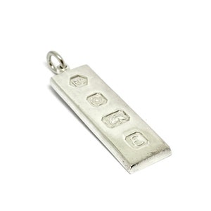 Pendentif lingot 925. Pendentif en forme de barre d'argent de 1/2 oz. Poinçonné Sheffield Carrs 1979 marqué