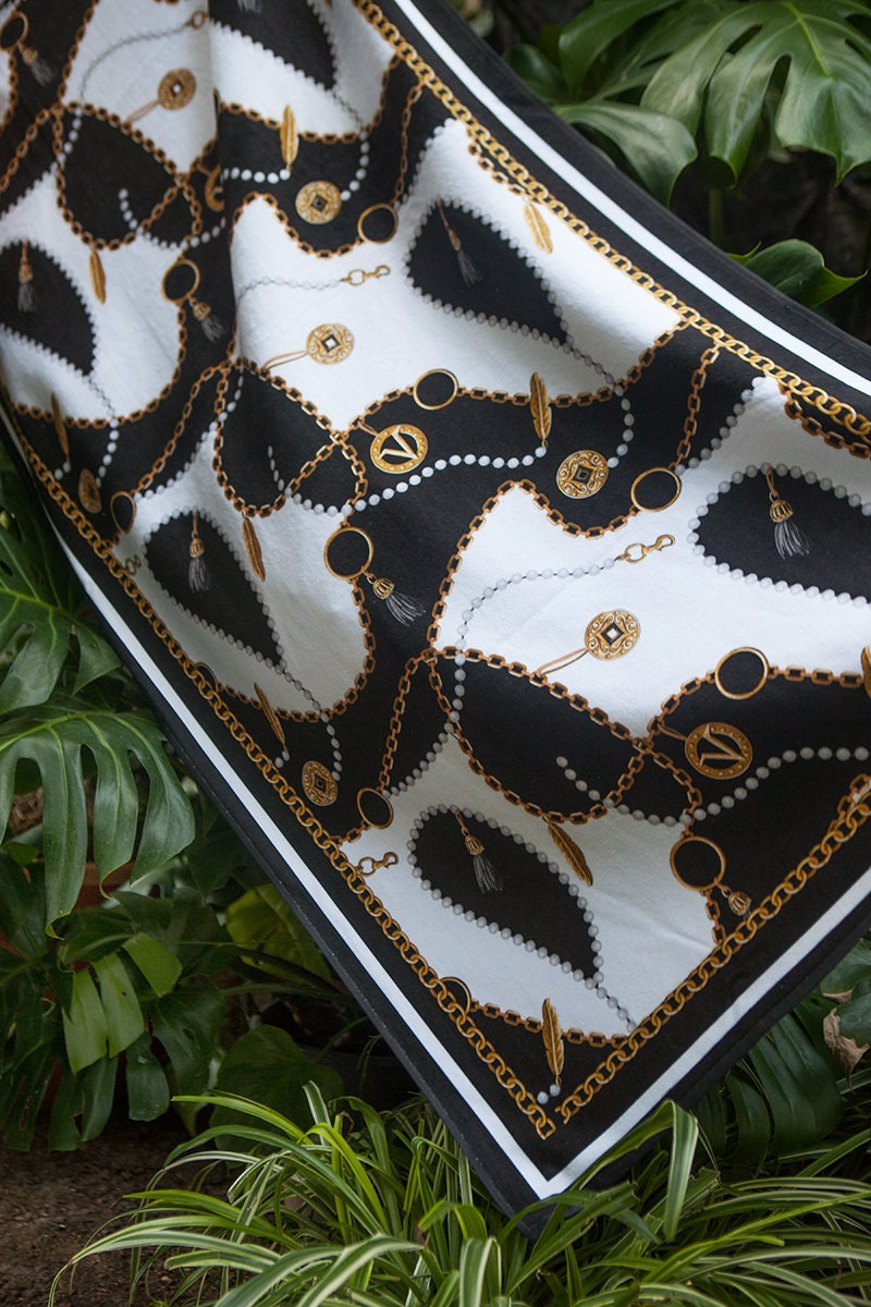 Louis Vuitton INSPIRED Throw Blanket (Velvet) – NH Timeless Designers