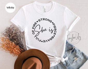 Ela é Camisa Forte, Camisas Cristãs, Camisa Religiosa, Girl Power, Camisa Feminista, Camisa Feminina Forte, Mulheres Empoderadoras, Camisa Mãe Forte